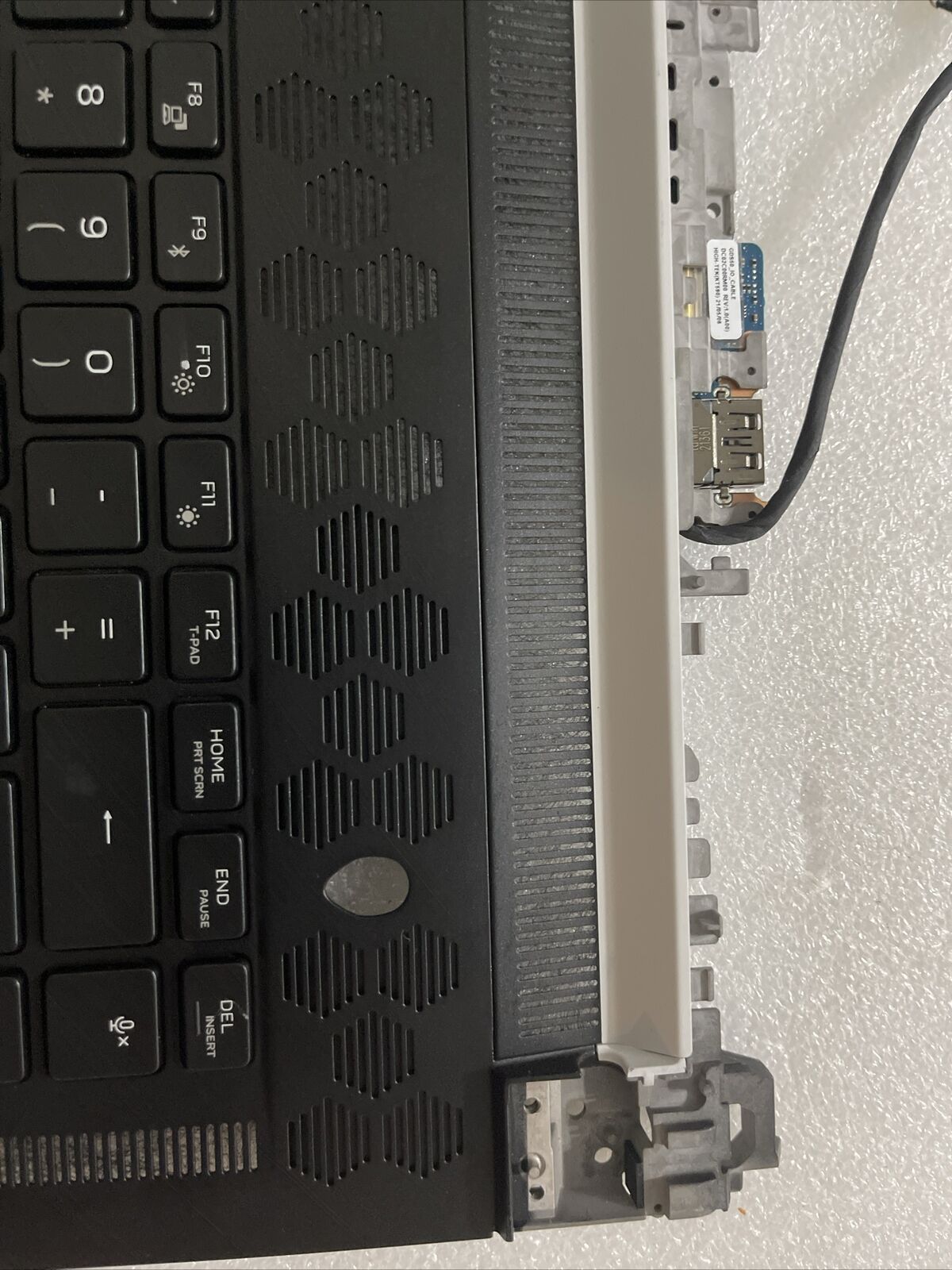 OEM Dell Alienware x15 R1 Laptop Palmrest Touchpad Keyboard  Extras 0V6M0K NT P6