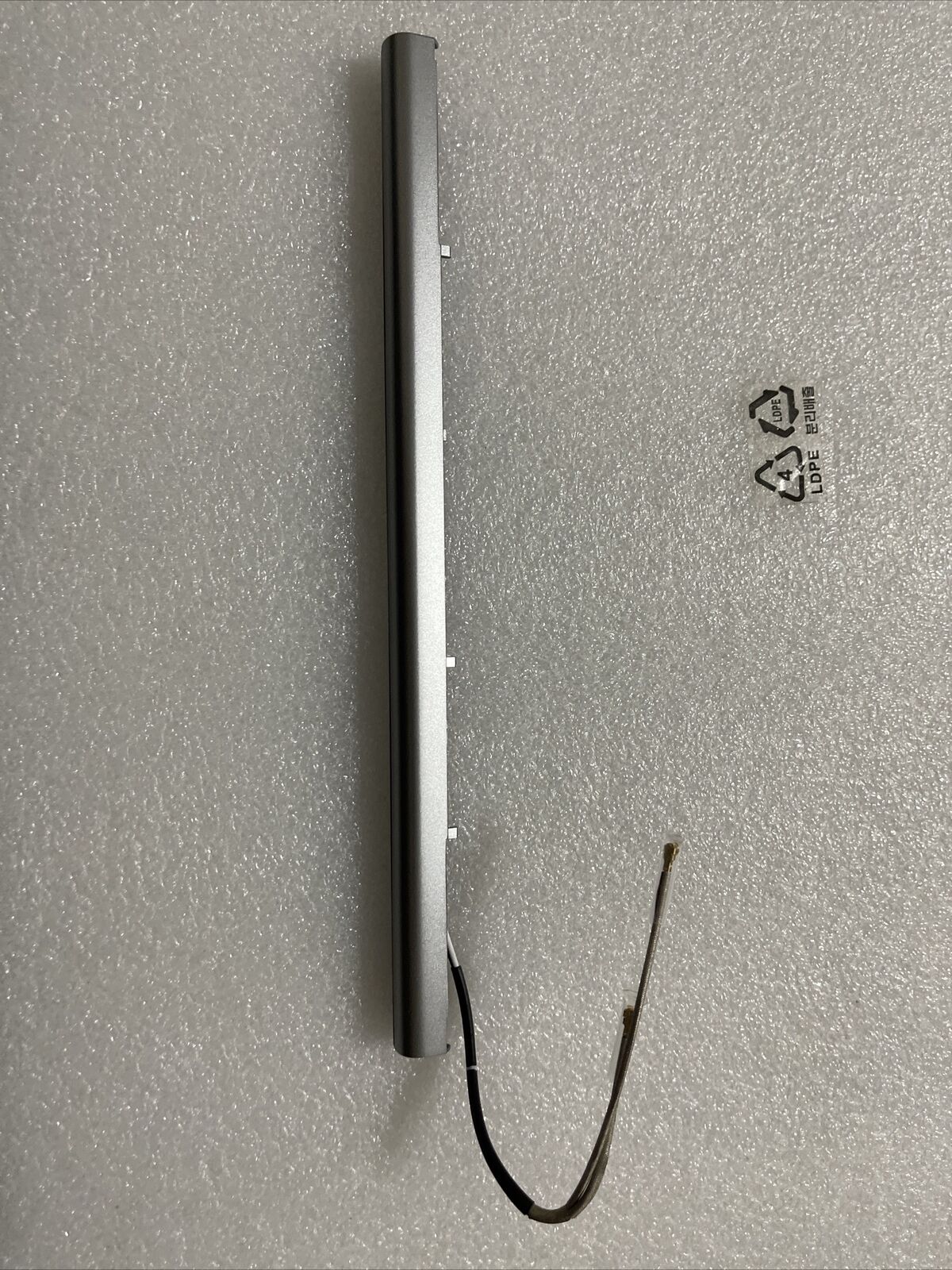 New Dell XPS 12 9Q23 Middle Antenna Hinge Cover Cap W/Cables Silver 0PFRYX S1