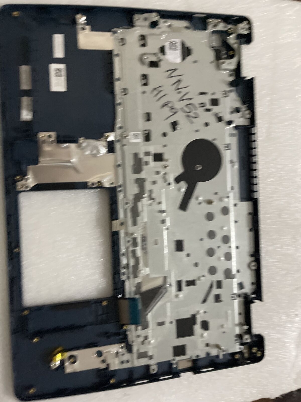 NEW GENUINE DELL Inspiron 15 3000 Palmrest SPANISH KEYBOARD NNV52 0NNV52 H1 P4