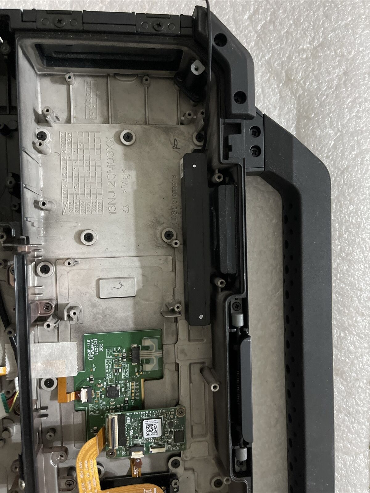 Genuine Dell Latitude 14 Extreme Rugged 7424 Palmrest Touchpad Handle W84HD MTK1