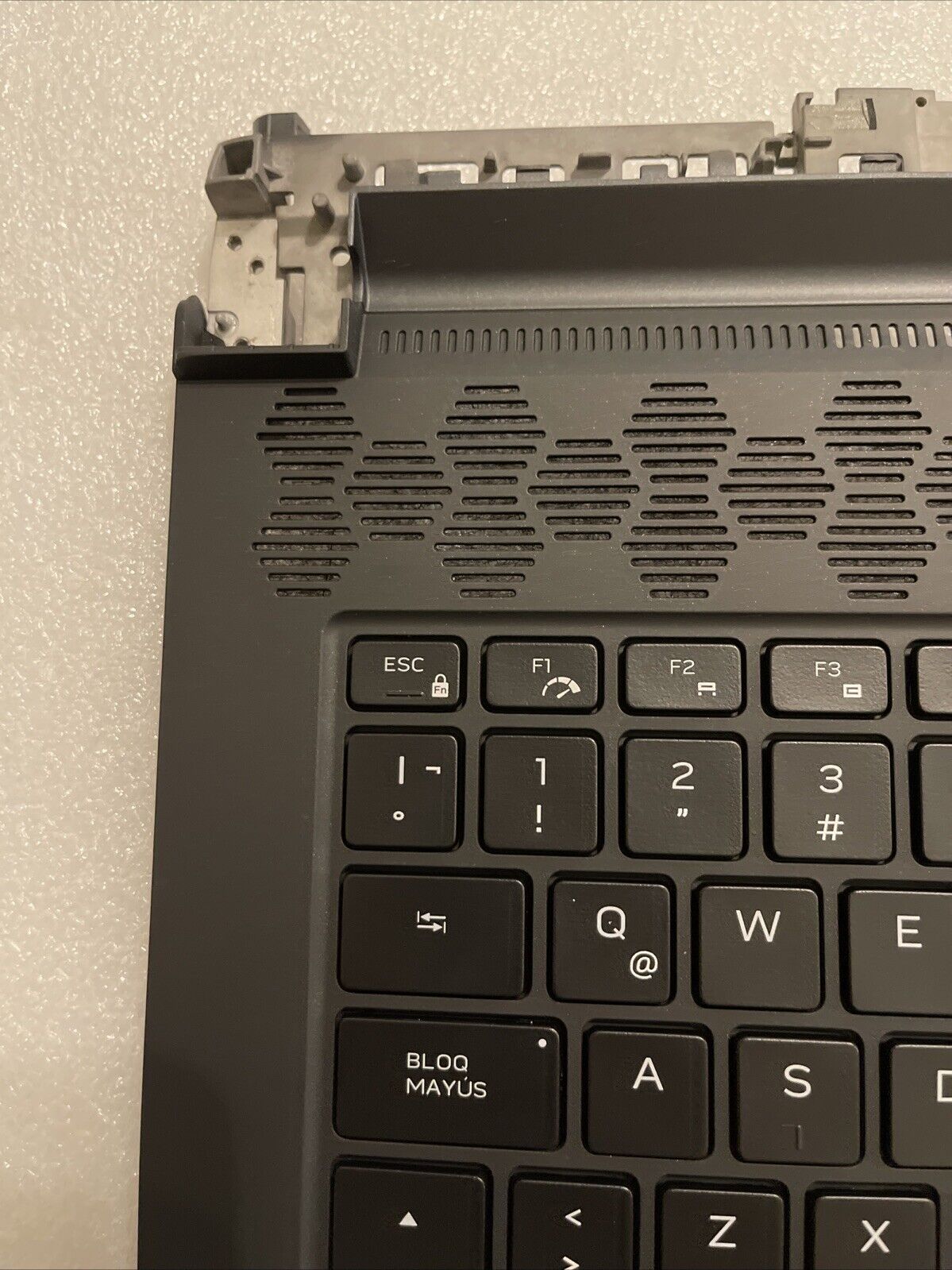 Dell Alienware M15 R7 Spanish Backlit Keyboard Palmrest DGWY5 H9JDP PK P6